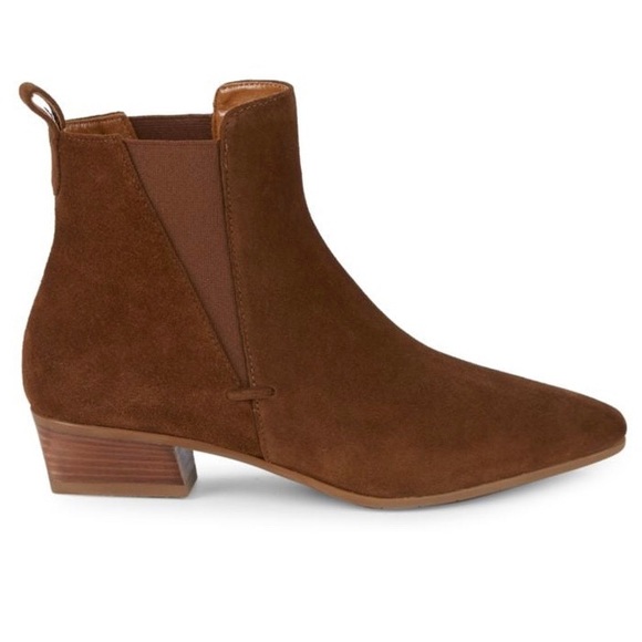 💧Aqutalia Chelsea Booties ✨